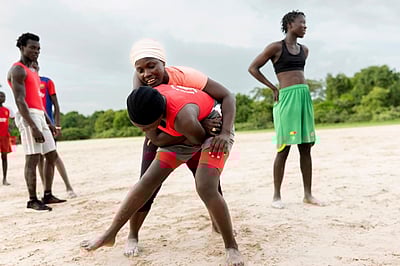 திருமணம் வரைதான் மல்யுத்தம்!
வீராங்கனைகள் நிறைந்த செனகலின் வினோத வழக்கம்!